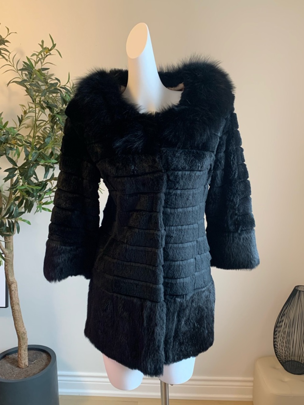 Black Fox Fur Coat Slim Fit Elegant Lightweight Fur Jacket M